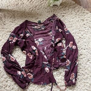 Stylish burgundy Wild Fable Floral Burgundy wrap around spring summer cute vinta